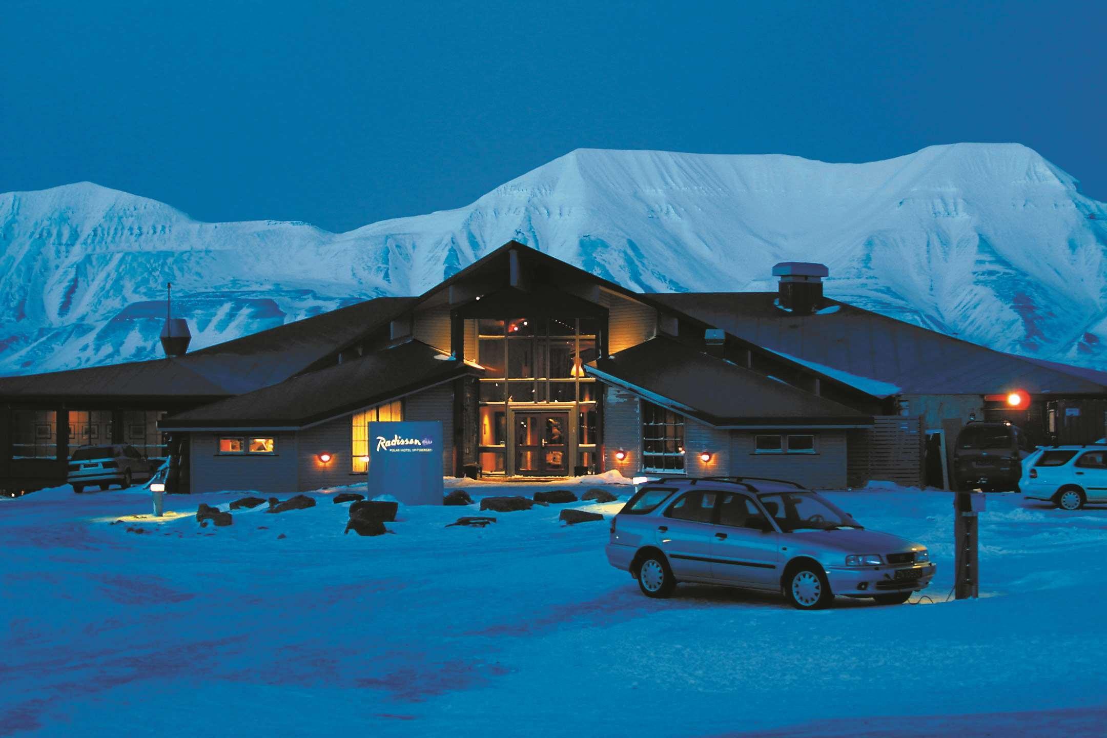 Radisson Blu Polar Hotel, Spitsbergen Лонгйир Экстерьер фото
