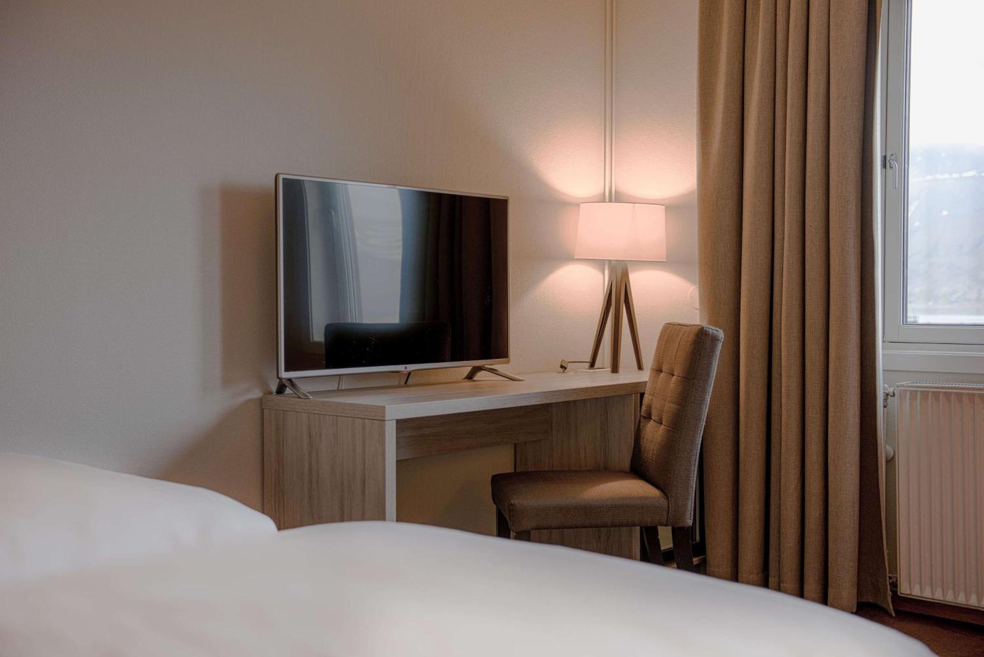 Radisson Blu Polar Hotel, Spitsbergen Лонгйир Экстерьер фото